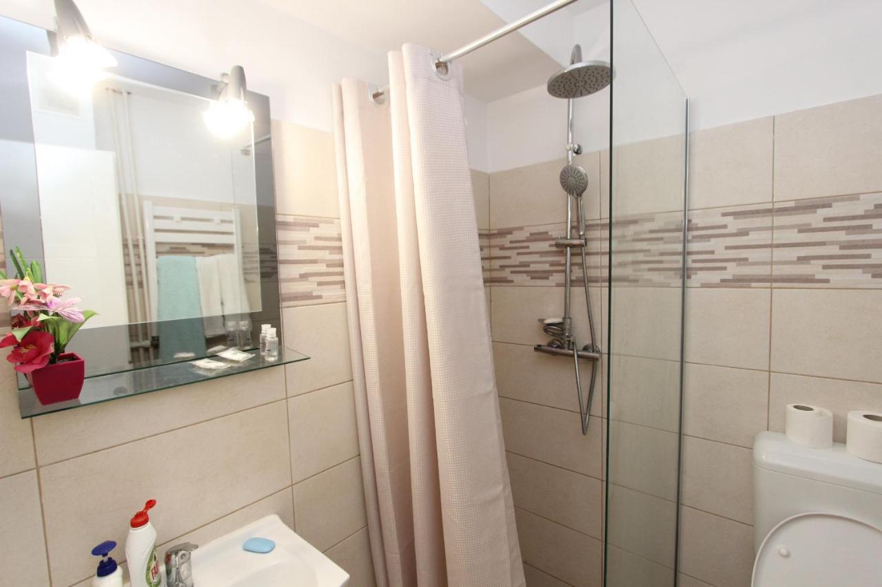 Appartement Piata Sudului Host à Bucarest Extérieur photo